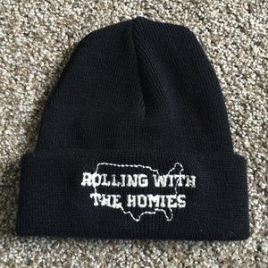 Brandy Melville - rolling with the homies beanie